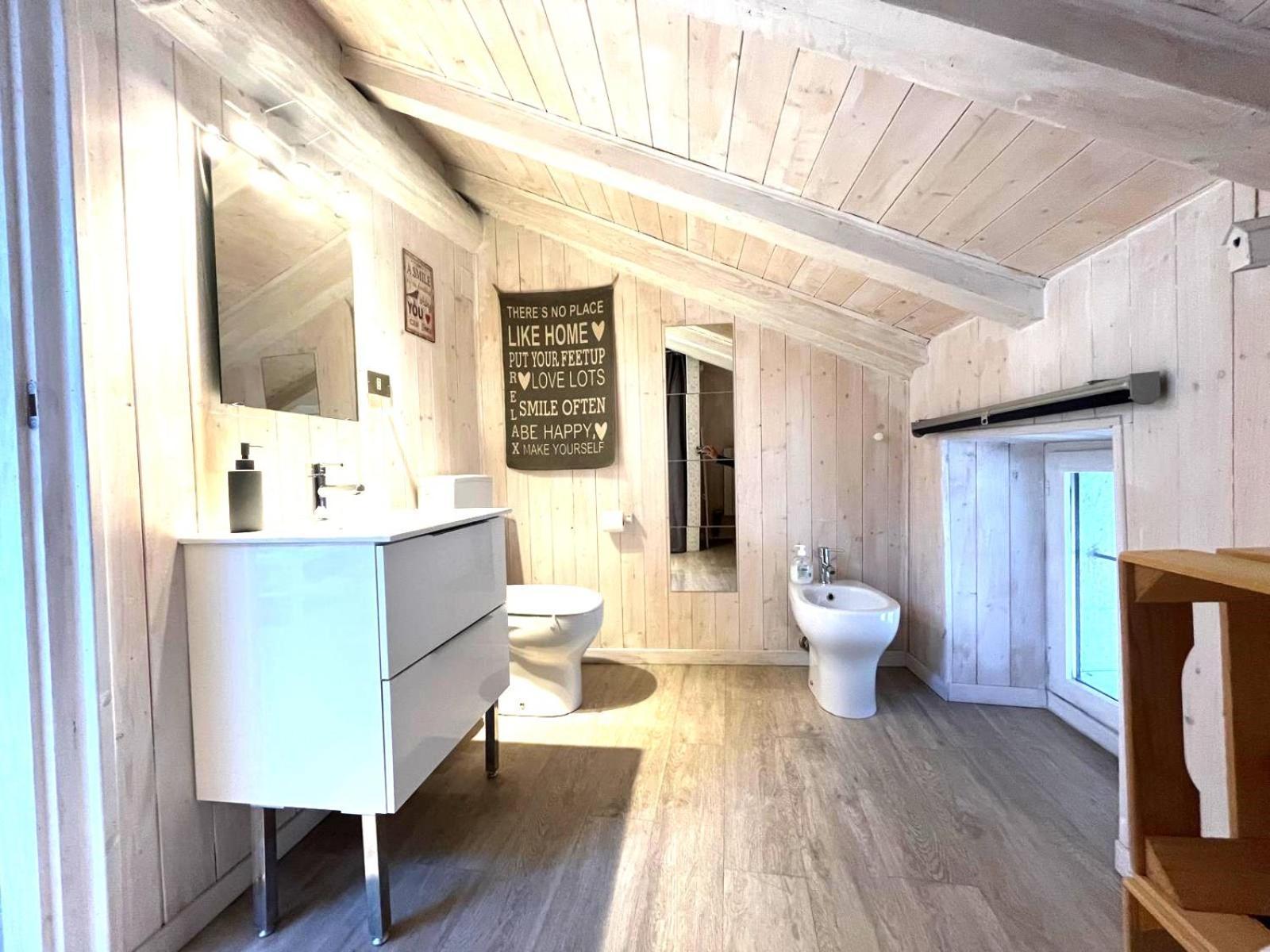 Il piccolo Loft nel cuore antico di Aosta Esterno foto